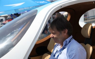 Iron Maiden singer at the controls of FLARIS